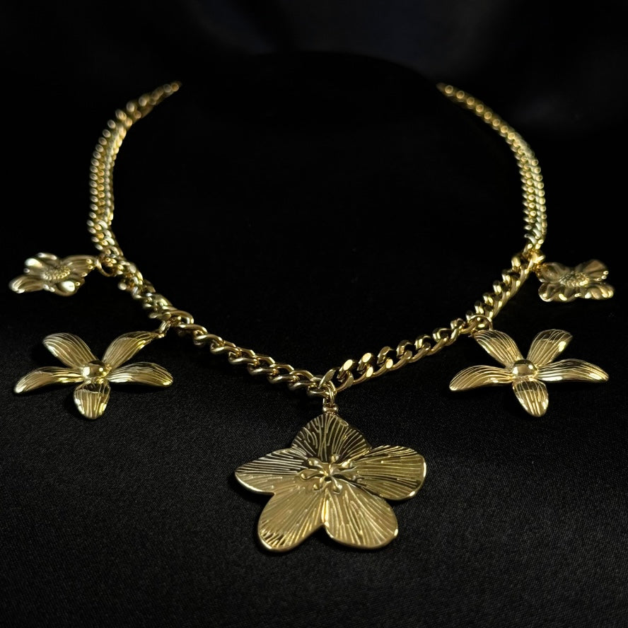 Collier Lea
